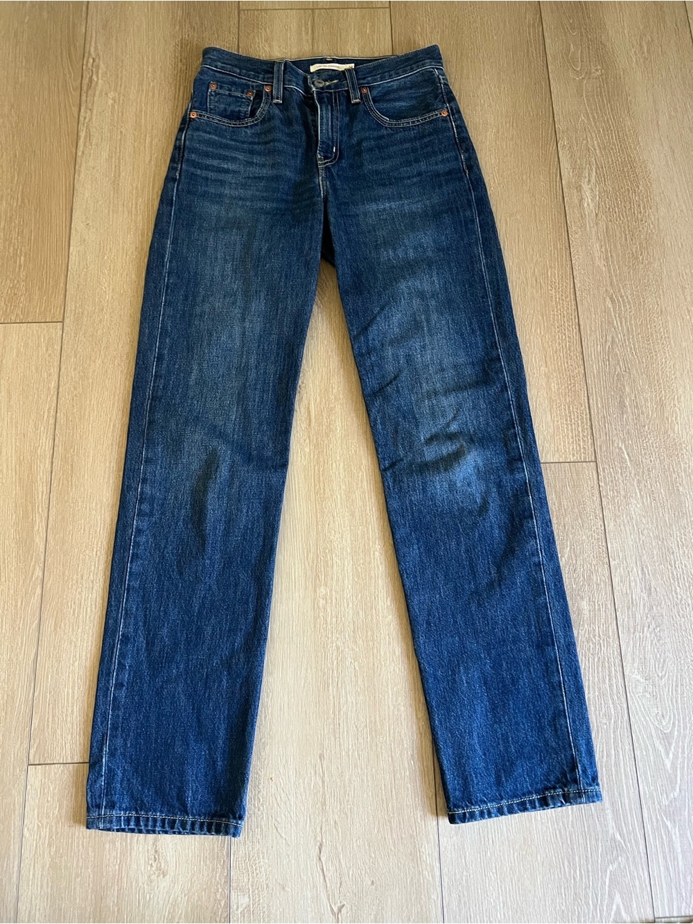 Levi’s women’s low pro straight dark wash size 24x30